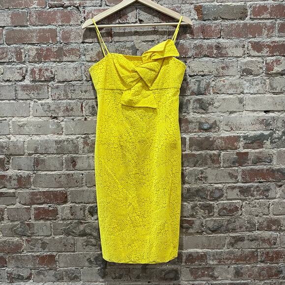 Trina Turk Bright Lace Twist Bust Dress in Yellow Size 4 - Picture 4 of 8